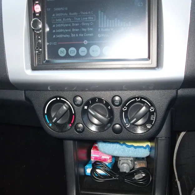 Giá đỡ điện thoại cho xe Suzuki Swift (2009) - Image 3