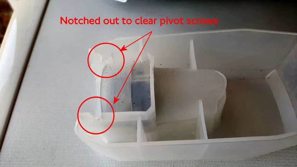 Sửa chữa kẹp hộp chứa bụi cho máy chà nhám Parkside - Image 4