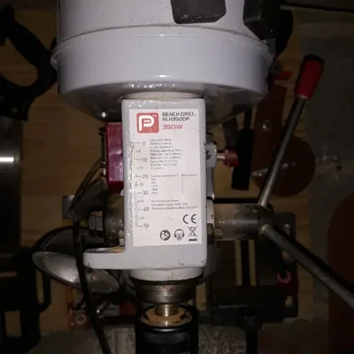 Thước đo độ sâu khoan sử dụng thước cặp Powerfix (Lidl)