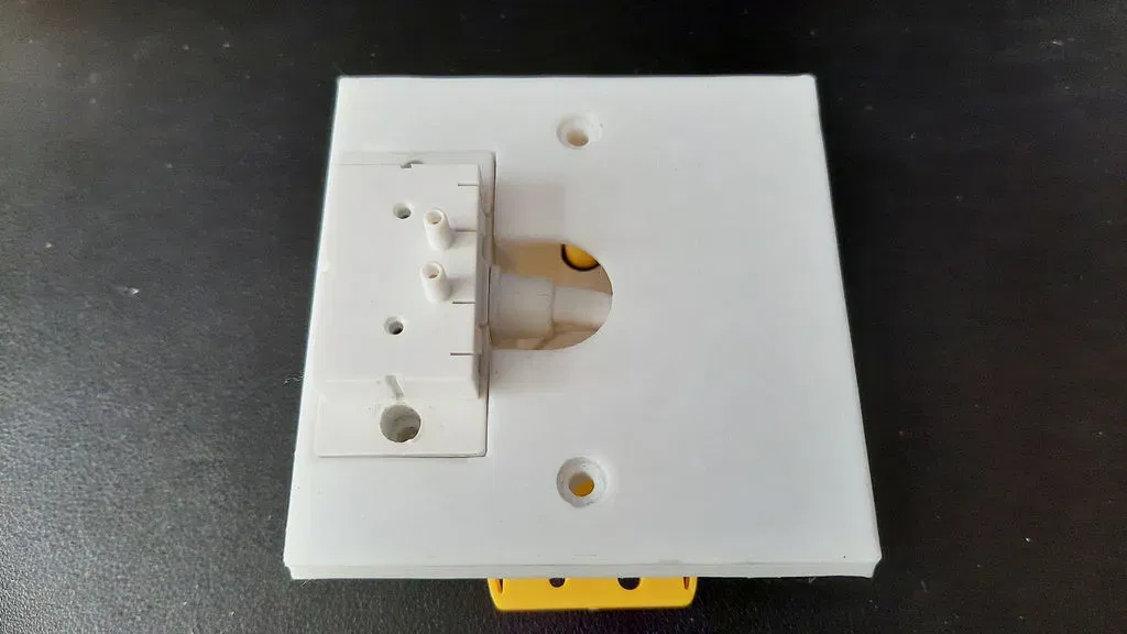 Mặt trước Netatmo Relay cho hộp tường UK - Image 5