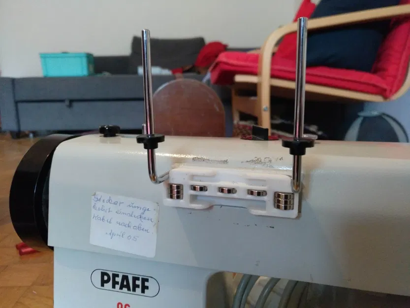 Giá đỡ cuộn chỉ từ tính cho máy may Pfaff cổ điển - Image 1