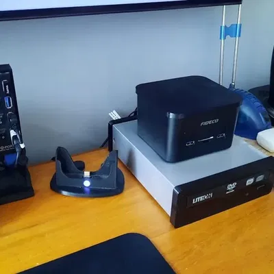 Vỏ cho ổ quang 5.25" sử dụng bo mạch Hitachi Simpledrive