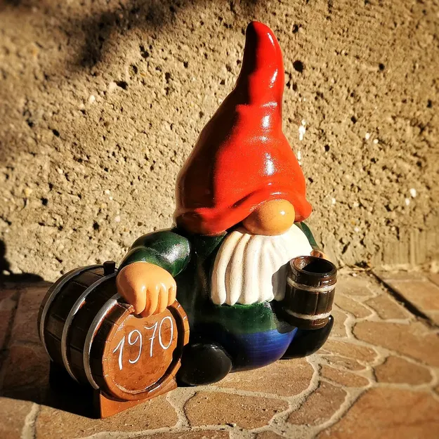 Nhân vật người lùn say rượu với thùng rượu - Image 1