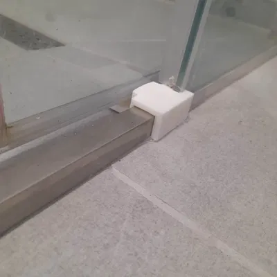 Bánh xe trượt cho cửa phòng tắm