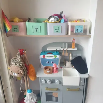 Thùng chứa đồ chơi trẻ em mở trên đỉnh