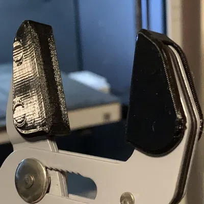 Mỏ cặp tự điều chỉnh QUINN 7 inch với hàm mềm TPU