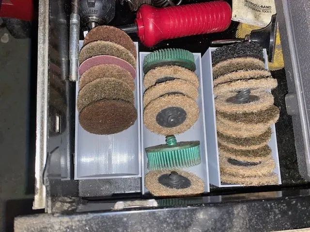 Giá đỡ đĩa Roloc hai inch cho hộp công cụ - Image 1