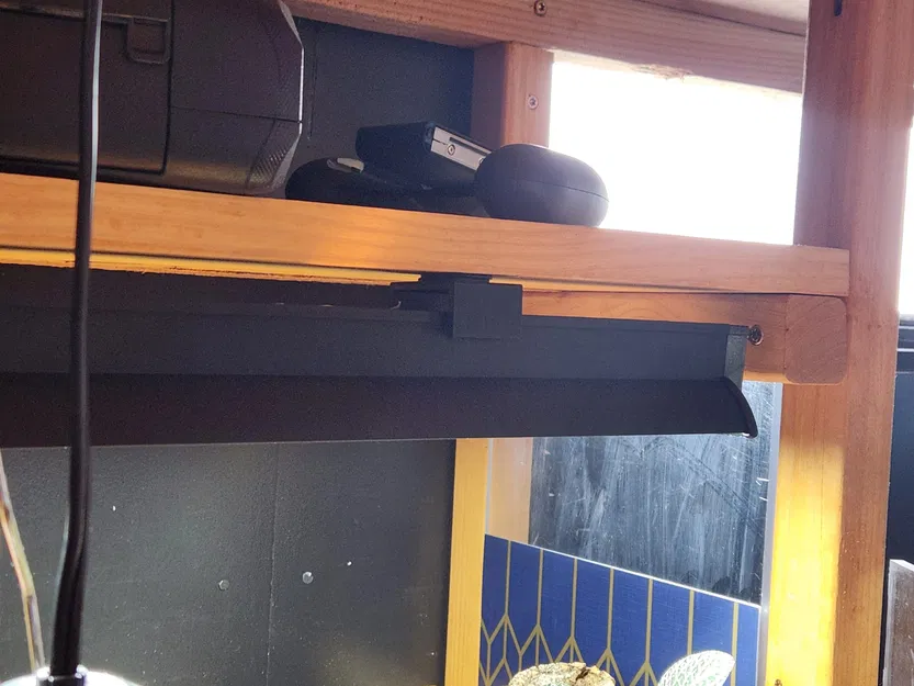 Kẹp đèn UV Repti-zoo treo từ trên xuống - Image 1