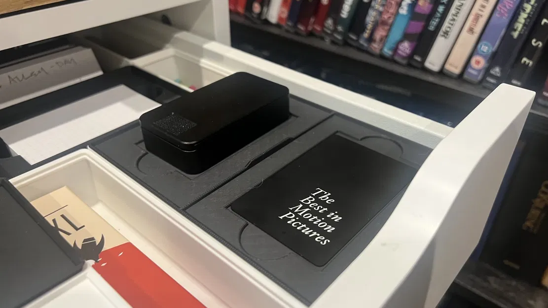 Nắp Gridfinity 3x4 với ngăn thẻ guild và hộp thuốc Ikagai - Image 1