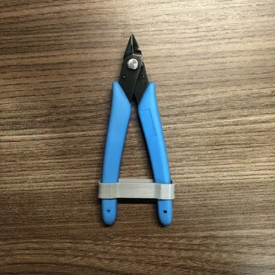 Kẹp để đóng kìm cắt an toàn hơn