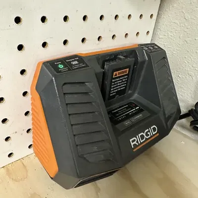 Giá đỡ sạc pin Ridgid cho R840095 và R86092