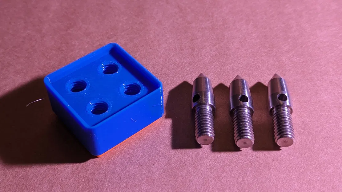 Giá đỡ chân nhọn cho chân tripod Gridfinity - Image 1