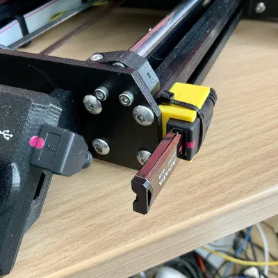 Giá đỡ mở rộng USB cho máy in Prusa MK4 và điểm đỏ