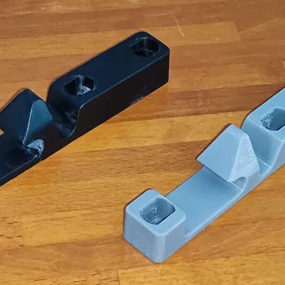 Móc cửa thay thế cho cổng bị hỏng