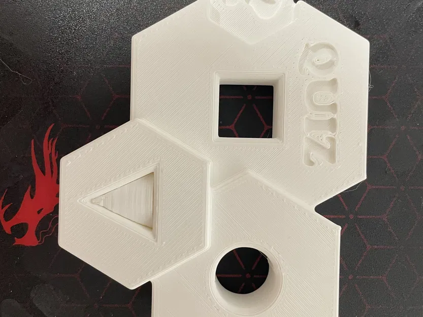 Câu đố hình học với 3 lỗ thử thách trí tuệ - Image 3