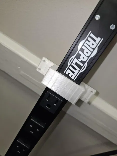 Giá đỡ gắn tường cho ổ cắm Tripp-Lite PDUMV15 - Image 2