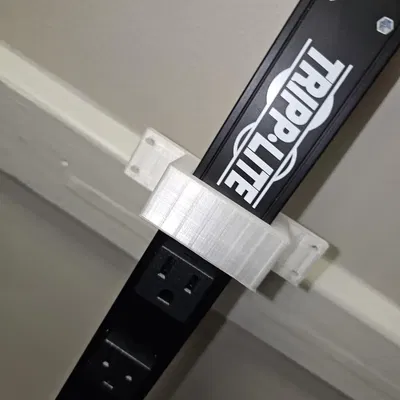 Giá đỡ gắn tường cho ổ cắm Tripp-Lite PDUMV15