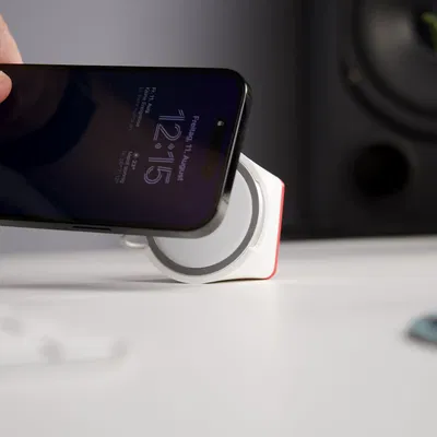 Giá đỡ sạc MagSafe cho chế độ StandBy của iPhone
