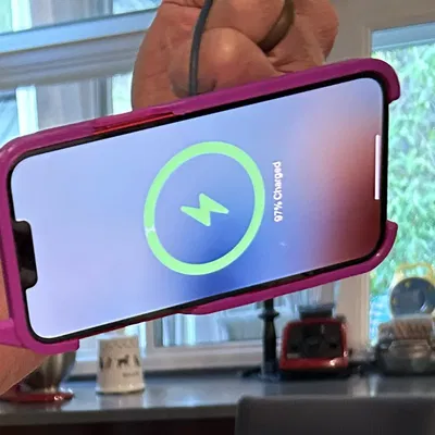 Ốp lưng Iphone 14 Plus với tay cầm MagSafe 09/23