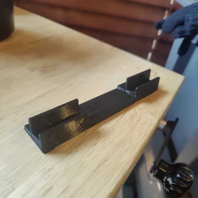 Giá đỡ vật liệu thấp cho console Sprig của hackclub