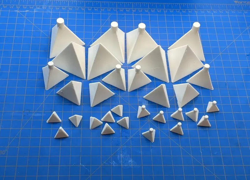 Giá đỡ hình chóp cho nghệ nhân với ba kích thước khác nhau - Image 1