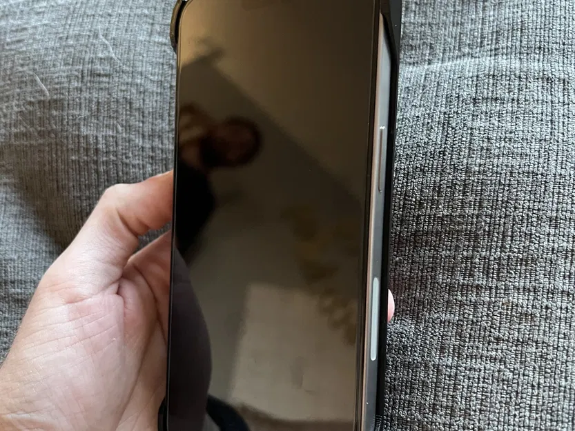 Vỏ bảo vệ cho iPhone 15 Pro Max phiên bản Beta - Image 3