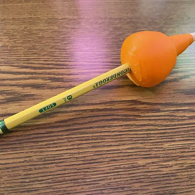 Cán bút rộng thích ứng giúp phát triển kỹ năng vận động tinh