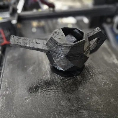 Bình tưới cây phong cách Low Poly