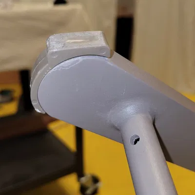 Chân thay thế cho ghế 'Fauteuil repas avec coussin' của Sifas