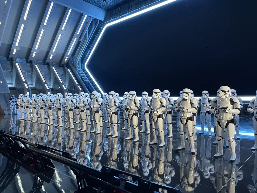 Nhân vật Stormtrooper tại Galaxy's Edge - Image 2