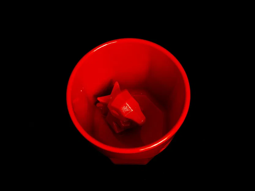 Cyndaquil ẩn mình trong cốc Octaglass - Image 1