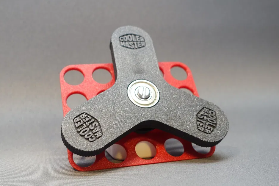 Giá đỡ fidget spinner cho thùng máy tính Qube 500 - Image 2