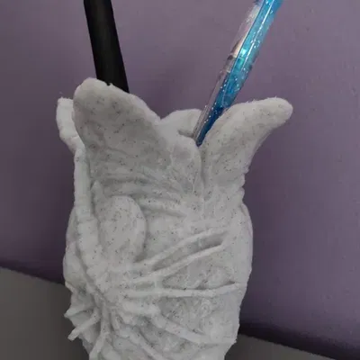 Giá đỡ bút hình quả trứng ngoài hành tinh