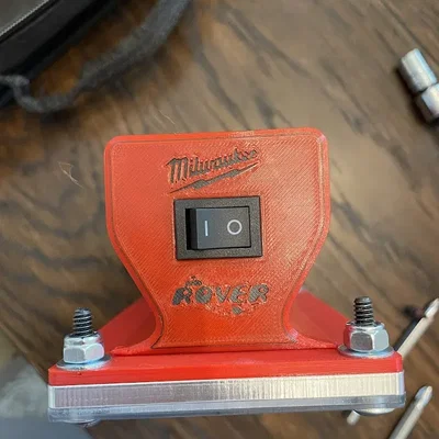 Đèn pin Milwaukee M12 Rover với thiết kế bền bỉ