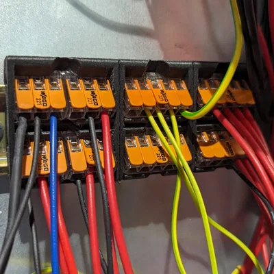 Giá đỡ DIN cho các đầu nối Wago 221