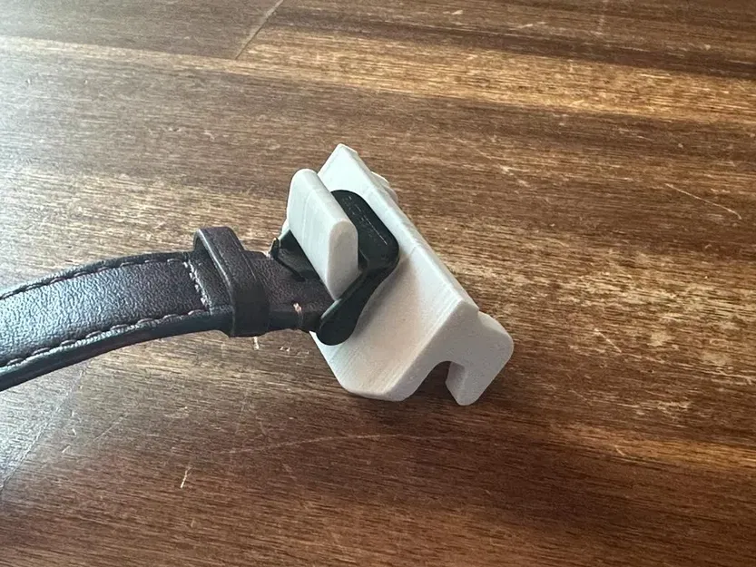 Giá đỡ đồng hồ Ikea Skadis với móc treo tiện lợi - Image 3