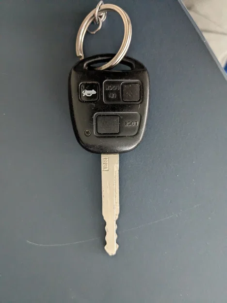 Nút thay thế cho remote khóa thông minh Toyota - Image 1