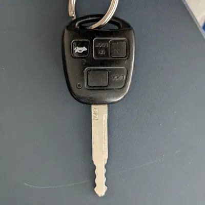 Nút thay thế cho remote khóa thông minh Toyota