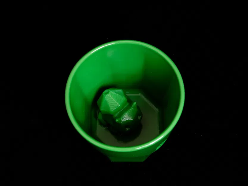 Bulbasaur ẩn nấp trong ly Octaglass - Image 1