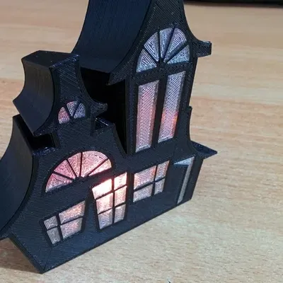 Nhà ma với cửa sổ kính màu in 3D