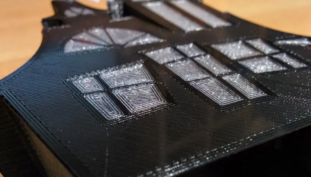 Nhà ma với cửa sổ kính màu in 3D - Image 10