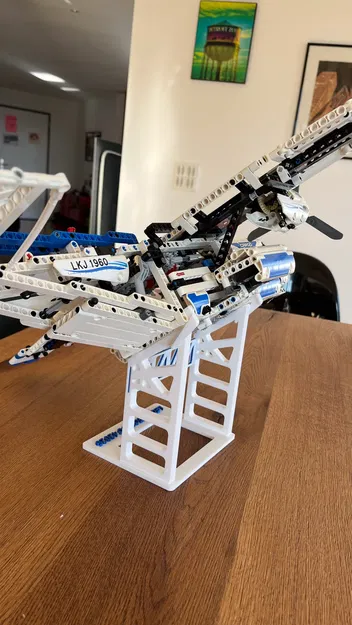 Giá đỡ trưng bày máy bay Lego Technics 42025 - Image 4