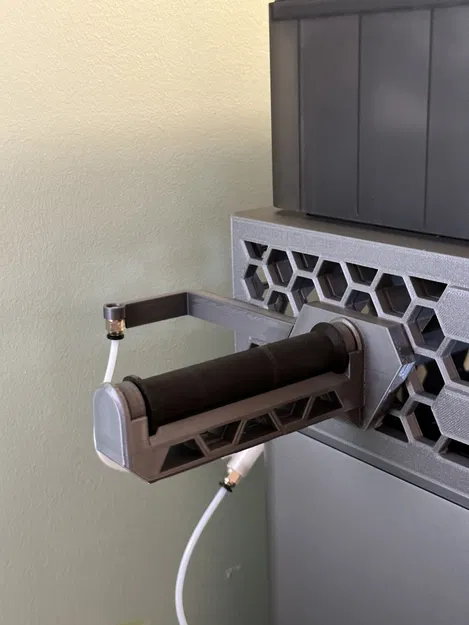 Giá đỡ cuộn dây HEX được điều chỉnh kích thước với hướng dẫn ống PTFE cho các cuộn dây có đường kính trung tâm nhỏ hơn - Image 1