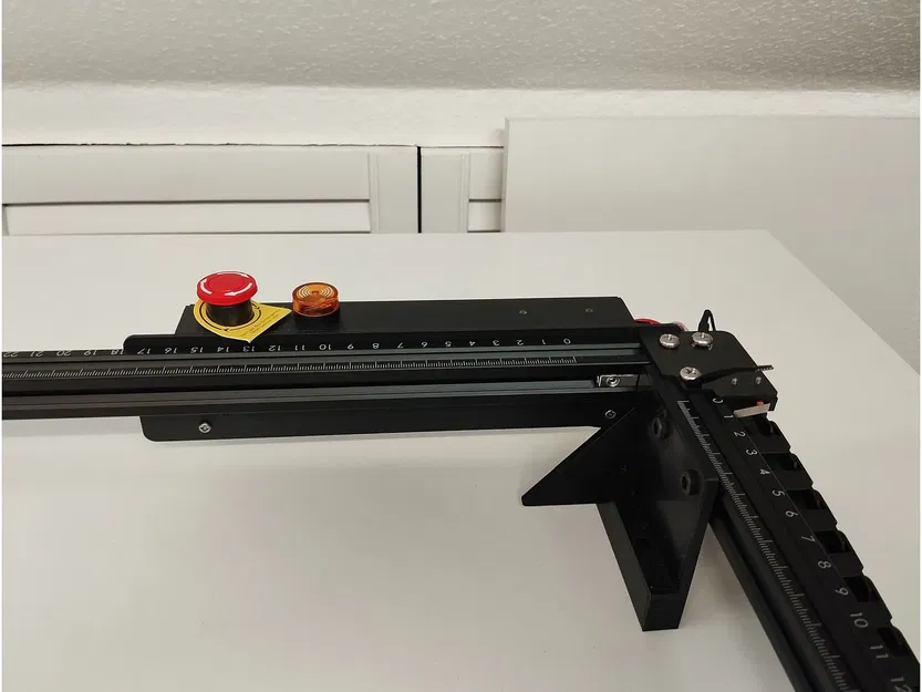 Ortur Laser Master 2 Pro - Chân Bàn Làm Việc Mật Ong - Image 2