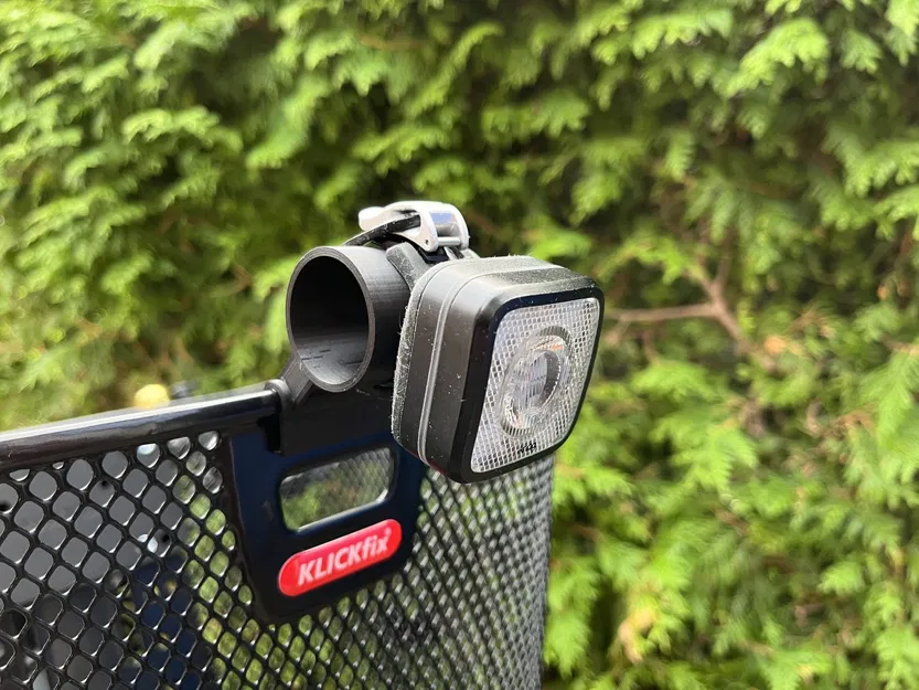 Giá đỡ đèn cho giỏ xe KLICKfix tiện lợi - Image 1