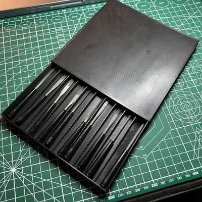 Hộp đựng dụng cụ mũi khoan gọn nhẹ