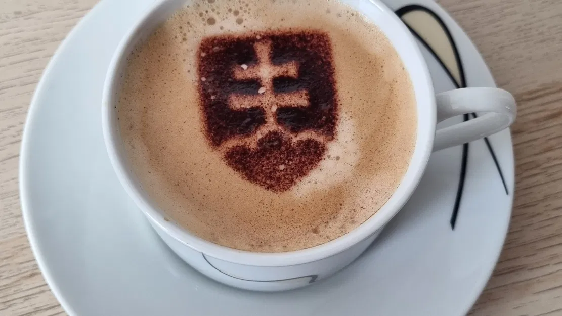 Mẫu trang trí cà phê Slovakia cho không gian nhà bếp - Image 1