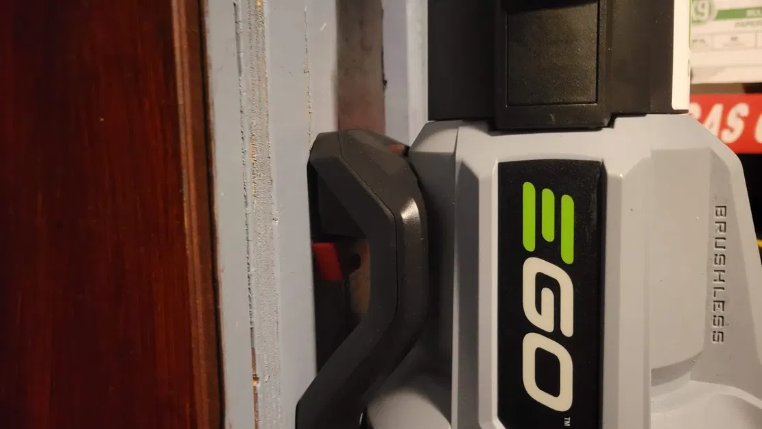 Giá đỡ gắn tường cho máy thổi Ego 615CMF - Image 1