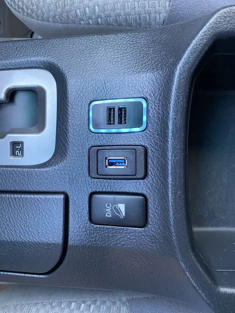 Bảng điều khiển trung tâm USB cho Toyota 4Runner thế hệ thứ 4 - Image 2