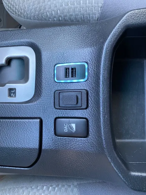 Bảng điều khiển trung tâm USB cho Toyota 4Runner thế hệ thứ 4 - Image 3